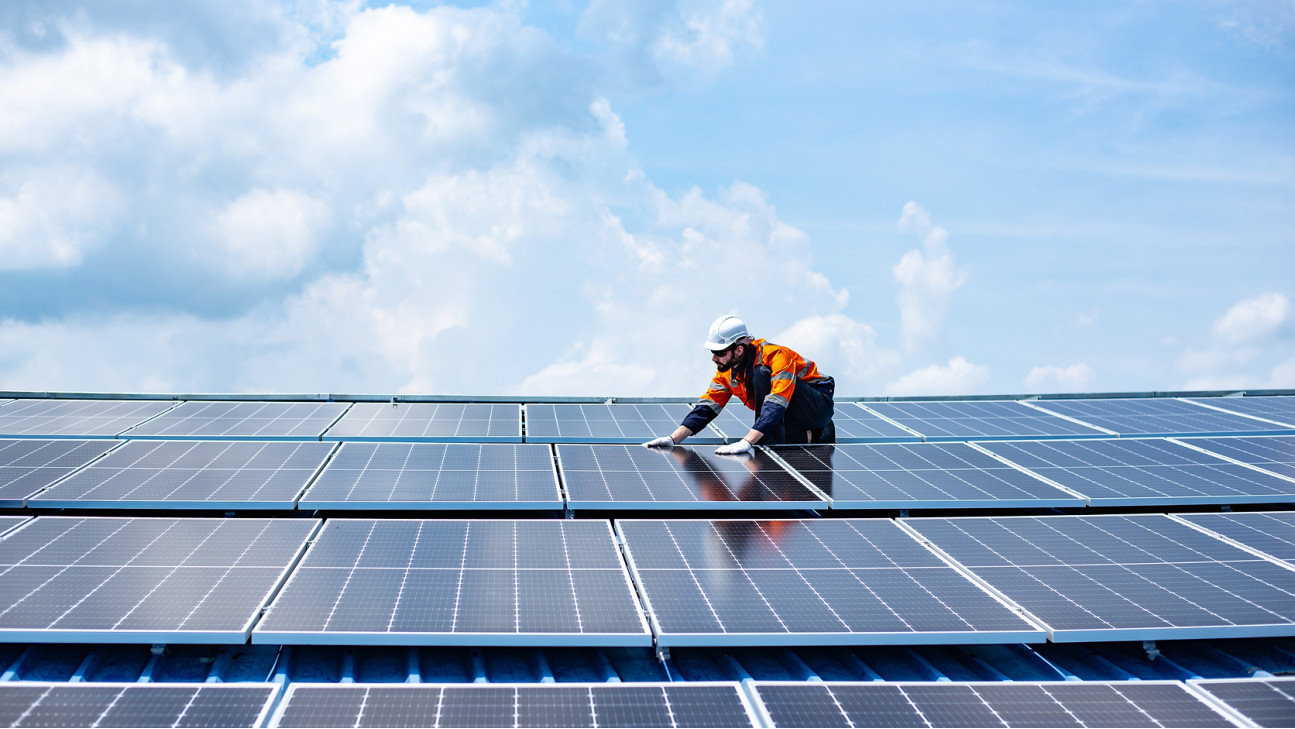Rooftop Solar Maintenance: Essential Tips to Maximize Performance and Lifespan