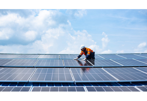 Rooftop Solar Maintenance: Essential Tips to Maximize Performance and Lifespan